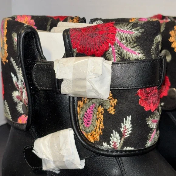 Just Fab Sheba Floral embroidered ankle boots new - Picture 3 of 8
